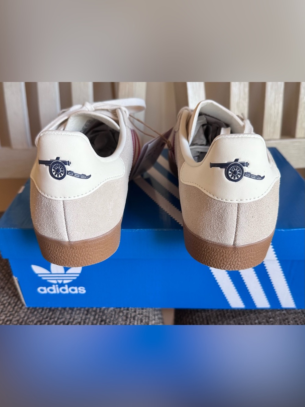 JS3042 Arsenal FC adidas Originals Gazelle
Terrace Icons Off White Better (Men - Picture 6 of 16